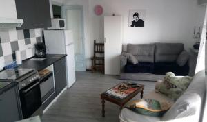 Kuchnia lub aneks kuchenny w obiekcie Appartemento ALAMO PLAYA LA FOSSA
