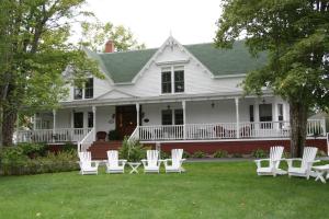 Κήπος έξω από το Gillespie House Inn