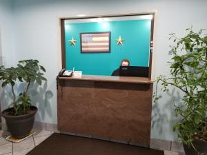 Ο χώρος του λόμπι ή της ρεσεψιόν στο Briarwood Inn