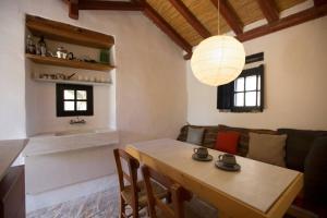 Imagen de la galería de The house of George in Monemvasia Castle, en Monemvasia