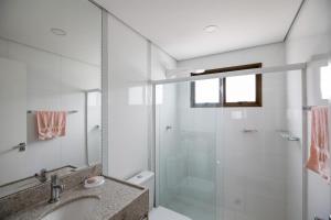 Un baño de Foz Cobertura 3 suítes e Foz Apartamento 2 suítes 63 fotos más
