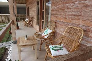 Svalir eða verönd á Lazy Inn Kuta Lombok