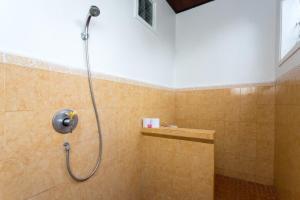 Ein Badezimmer in der Unterkunft Rumah Roda