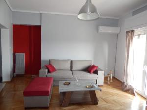 Posezení v ubytování ATHENS RIVIERA SEA VIEW APARTMENT