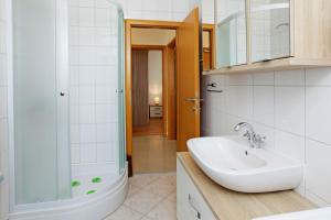 Ένα μπάνιο στο La Mer 1 +80 φωτογραφίες