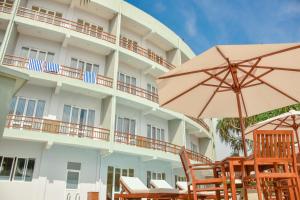 A balcony or terrace at Hotel Refresh Blue