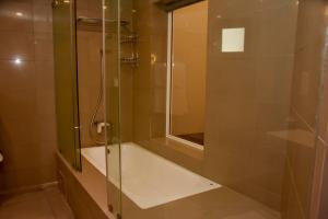 A bathroom at Hotel Refresh Blue