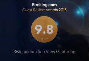 Bwlcheinion Sea View Glamping的证书、奖牌、标识或其他文件