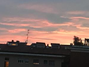 Wschód lub zachód słońca widziany z tego apartamentu