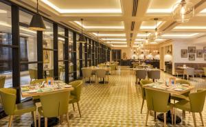 Restaurace v ubytování Lemon Tree Premier City Center Pune