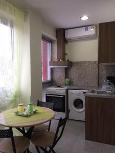 Gallery image of Cozy apartment near to the airport in Kouvarás