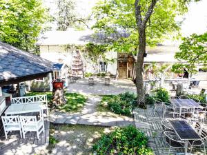 Κήπος έξω από το Gasthaus Pooki