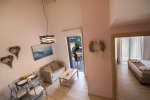 Gallery image of Ilianthos Apartments & Rooms in Mikros Gialos +149 photos