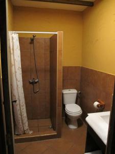 A bathroom at Albergue San Pelayo
