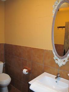 A bathroom at Albergue San Pelayo