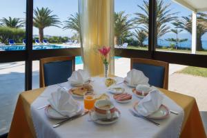 Bazén v ubytování Hotel Sao Jorge Garden nebo v jeho okolí