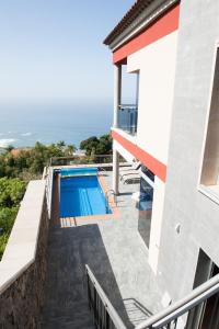 Swimmingpoolen hos eller tæt på Villa Mirador los Corales Heated pool opcional