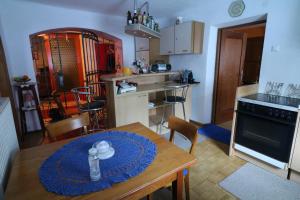 Kuchnia lub aneks kuchenny w obiekcie Ferienhaus Rieger