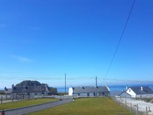 Gallery image of Wild Atlantic Way Cottage in Achill