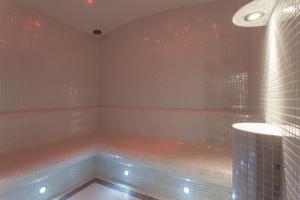 Koupelna v ubytování Nawigator SPA
