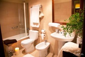Kúpeľňa v ubytovaní Hotel Eli-Mar + 26 fotografií