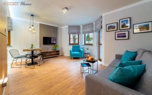 Televízia a/alebo spoločenská miestnosť v ubytovaní Wonder Home - Apartamenty w zielonej okolicy, blisko centrum Karpacza