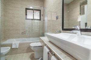 Un baño de Hotel Sierra de Cazorla & SPA 3*