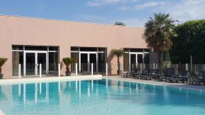 Bazén v ubytování Best Western Plus Hotel Admiral nebo v jeho okolí