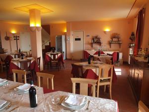 Εστιατόριο ή άλλο μέρος για φαγητό στο Agriturismo Sette Colli +17 φωτογραφίες