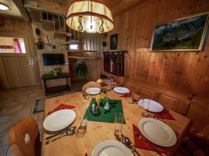 Fotografia z galérie ubytovania Spacious Chalet near Ski Area in Sankt Georgen ob Murau v destinácii Sankt Lorenzen ob Murau