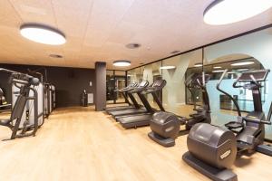 Fitness centrum a/nebo fitness zařízení v ubytování ARTIEM Asturias