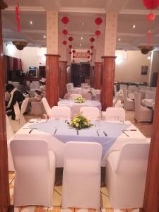 מסעדה או מקום אחר לאכול בו ב-Hotel Vivi Palace