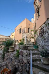 Tòa nhà nơi nhà nghỉ dưỡng tọa lạc