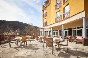 Nespecifikovaný výhled na hory nebo výhled na hory při pohledu z hotelu