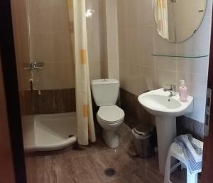 Ванная комната в GOUGOUSIS apartments