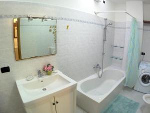 A bathroom at Come a casa