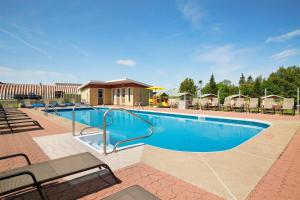 The swimming pool at or close to Days Inn by Wyndham Riviere-Du-Loup