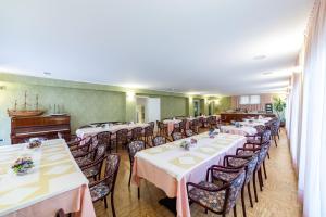 Restaurace v ubytování Hotel Corallo