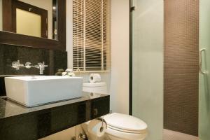 Fotografie z fotogalerie ubytování Comfortable 2br Pool Villa in Center SaiYuan v destinaci Rawai pláž