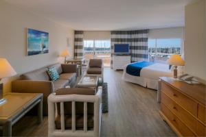 Gallery image of Bay Club Hotel and Marina in San Diego