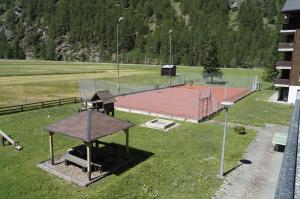Tenis a/nebo squash v ubytování Monte Rosa D 412 nebo okolí