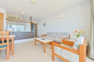 Kuchyňa alebo kuchynka v ubytovaní Apartamentos Lido