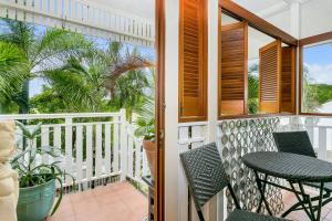 A balcony or terrace at Lilyfield Apartments - Two Bedroom Apartment