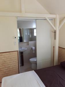 Ένα μπάνιο στο Pink Kangaroo Bungalows +72 φωτογραφίες