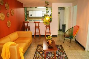 Posezení v ubytování Africa house-Casa Hotel Laureles-La70