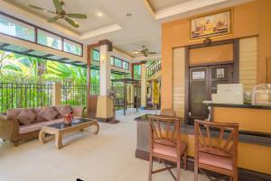 The lobby or reception area at Suphan Lake Hometel