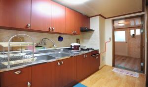 Ảnh trong thư viện ảnh của Hwagae Pension ở Hadong