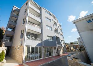 an image of an apartment building at Apartmani "B-ELITE'' in Budva