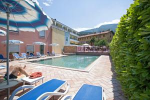 Hồ bơi trong/gần Hotel Garnì Villa Magnolia
