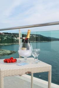 Nápoje v ubytování Apartments Toni Sea view